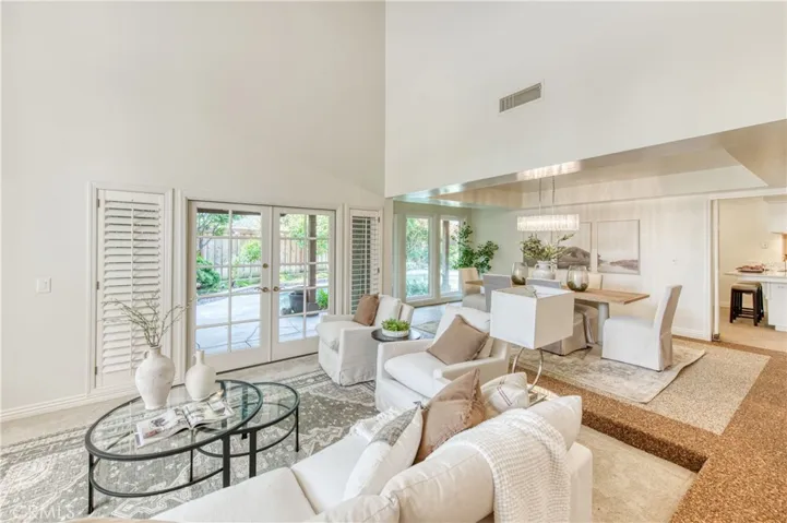 2727 W Bluff Avenue Unit 114, Fresno, California 93711