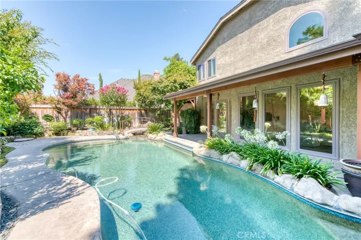 2727 W Bluff Avenue Unit 114, Fresno, California 93711