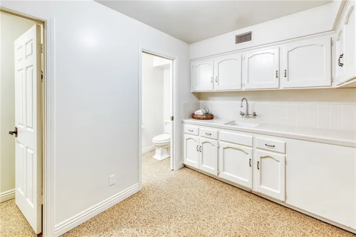 2727 W Bluff Avenue Unit 114, Fresno, California 93711