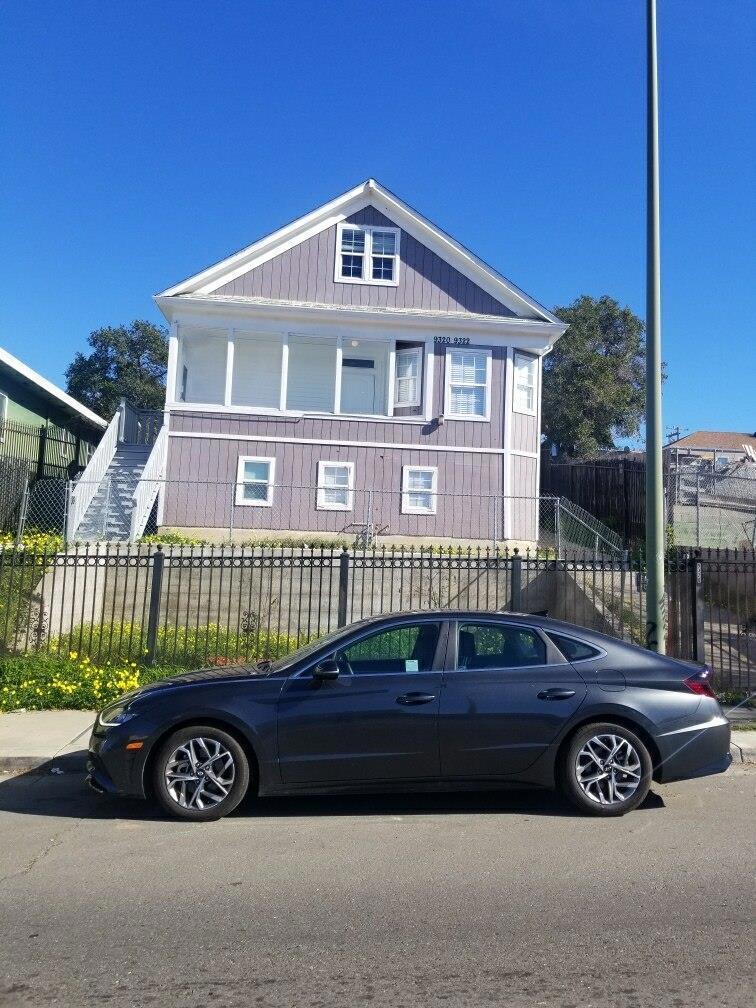 93209322 Mac Arthur Blvd, Oakland, California 94605 home-pic-1