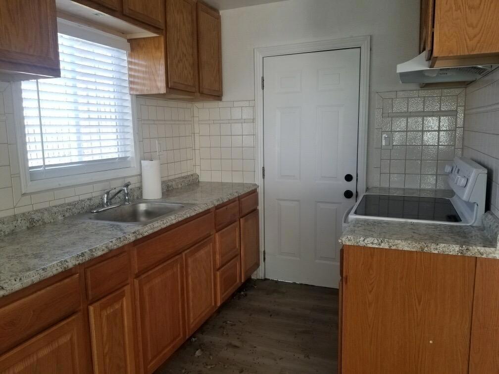 93209322 Mac Arthur Blvd, Oakland, California 94605 home-pic-11