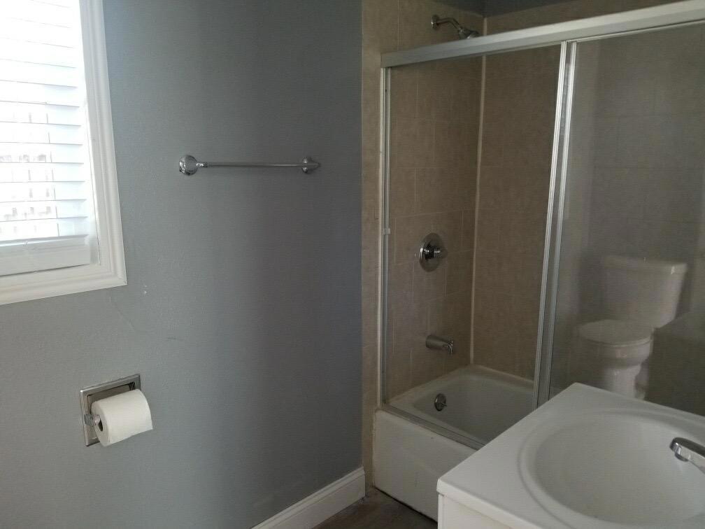 93209322 Mac Arthur Blvd, Oakland, California 94605 home-pic-12