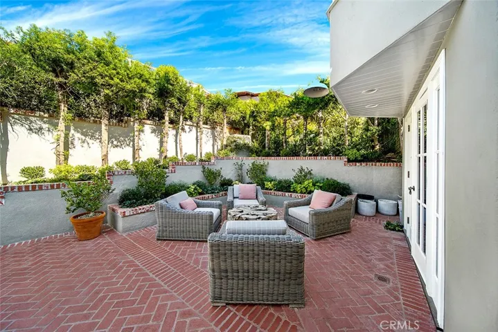 806 Emerald Bay, Laguna Beach, California 92651