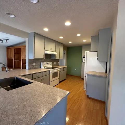 1295 Central Park Avenue, Lakeport, California 95453