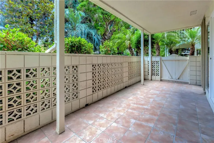 76 Calle Aragon Unit H, Laguna Woods, California 92637