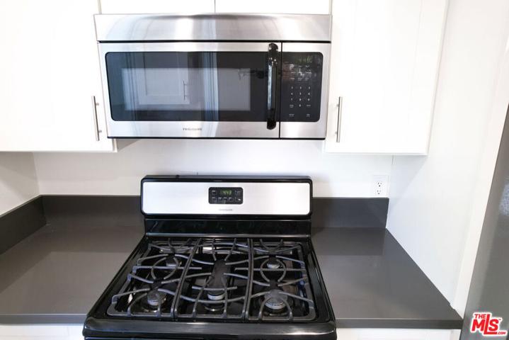 1943 Tamarind Avenue Unit 104, Los Angeles, California 90068