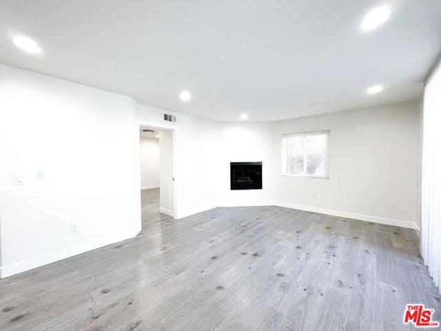 1943 Tamarind Avenue Unit 104, Los Angeles, California 90068