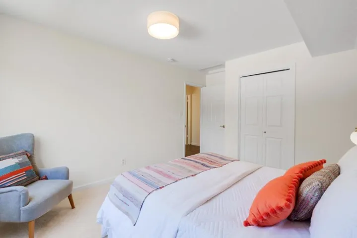 727729 Middlefield Road, Palo Alto, California 94301