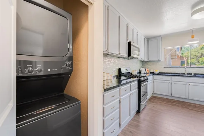 727729 Middlefield Road, Palo Alto, California 94301