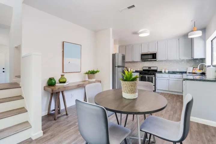 727729 Middlefield Road, Palo Alto, California 94301