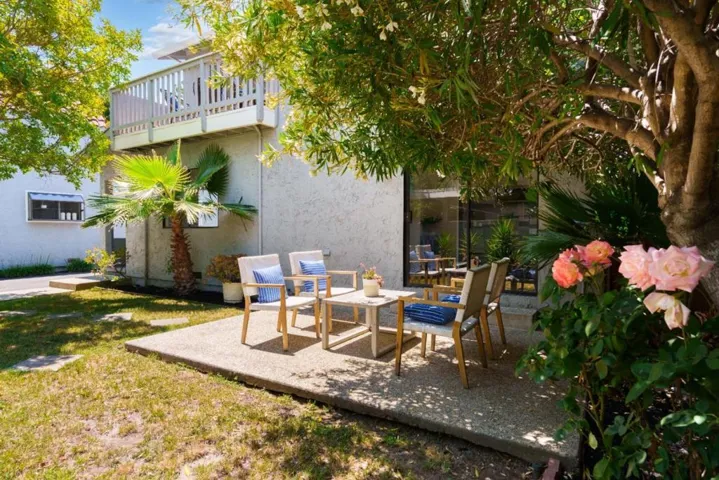 727729 Middlefield Road, Palo Alto, California 94301