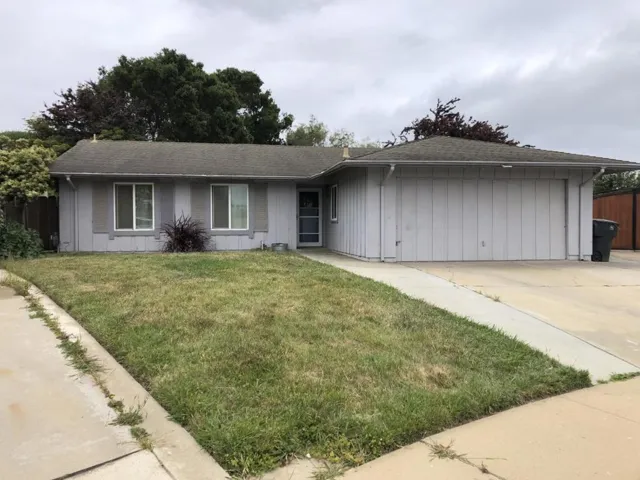 13375 Taft Circle, Salinas, California 93906