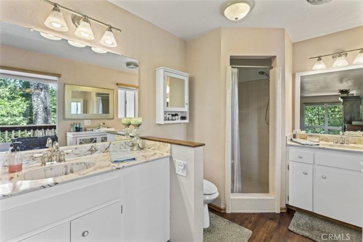 Dual vanities, and drenched in light, what a way to say "Good Morning!"