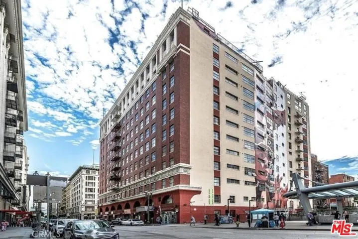 312 W 5th Street 902, Los Angeles, California 90013