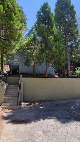 323 Mittry Lane, Lake Arrowhead, California 92352