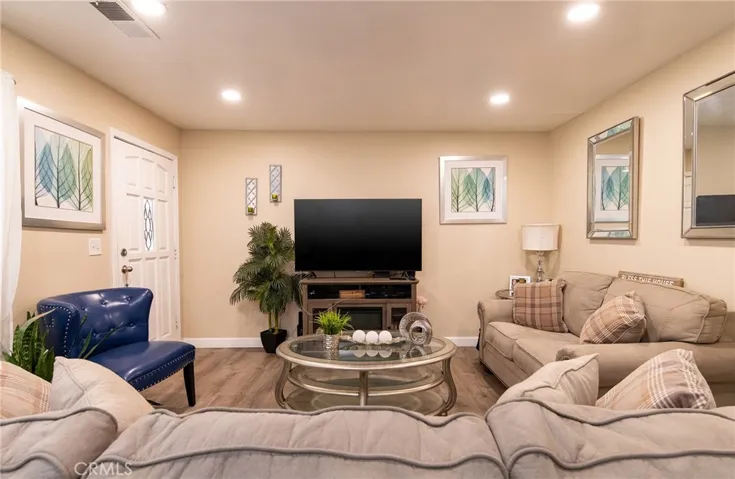 1515 W Summit Street, Long Beach, California 90810