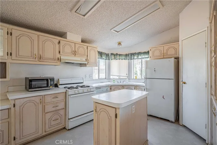 30071 Apricot Way, Nuevo/Lakeview, California 92567