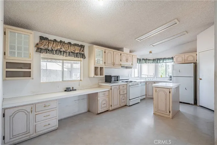 30071 Apricot Way, Nuevo/Lakeview, California 92567
