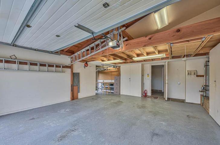 Large garage with Golf Cart area