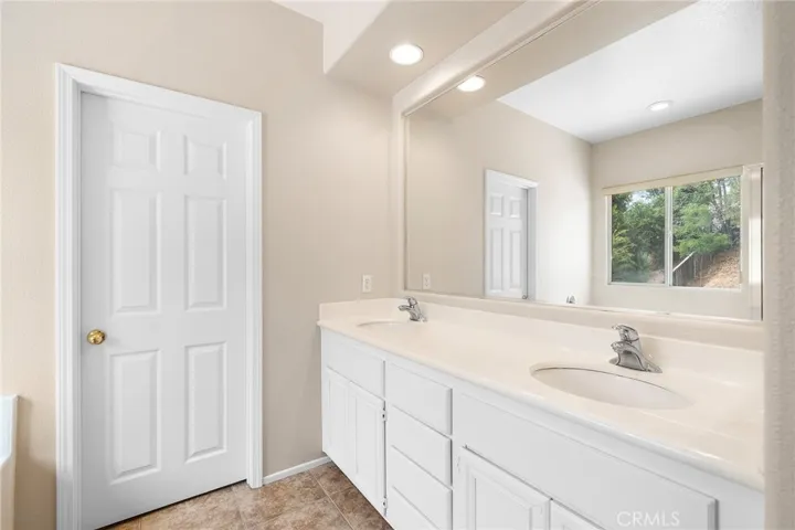 33026 Adelante, Temecula, California 92592