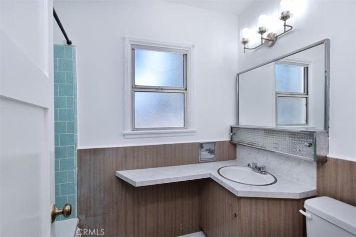 10434 Califa Street, North Hollywood, California 91601