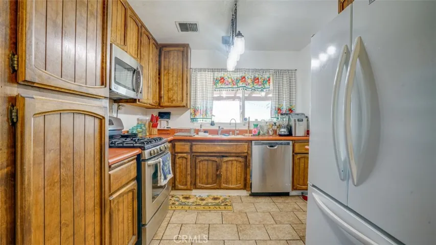 535 Cholla Road, Pinon Hills, California 92372