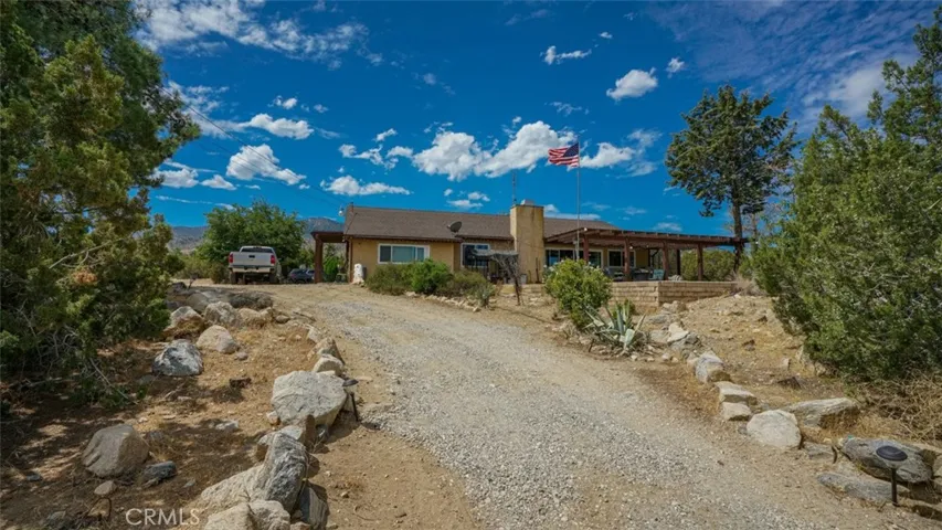 535 Cholla Road, Pinon Hills, California 92372