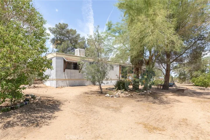 56822 Lilac Lane, Landers, California 92285