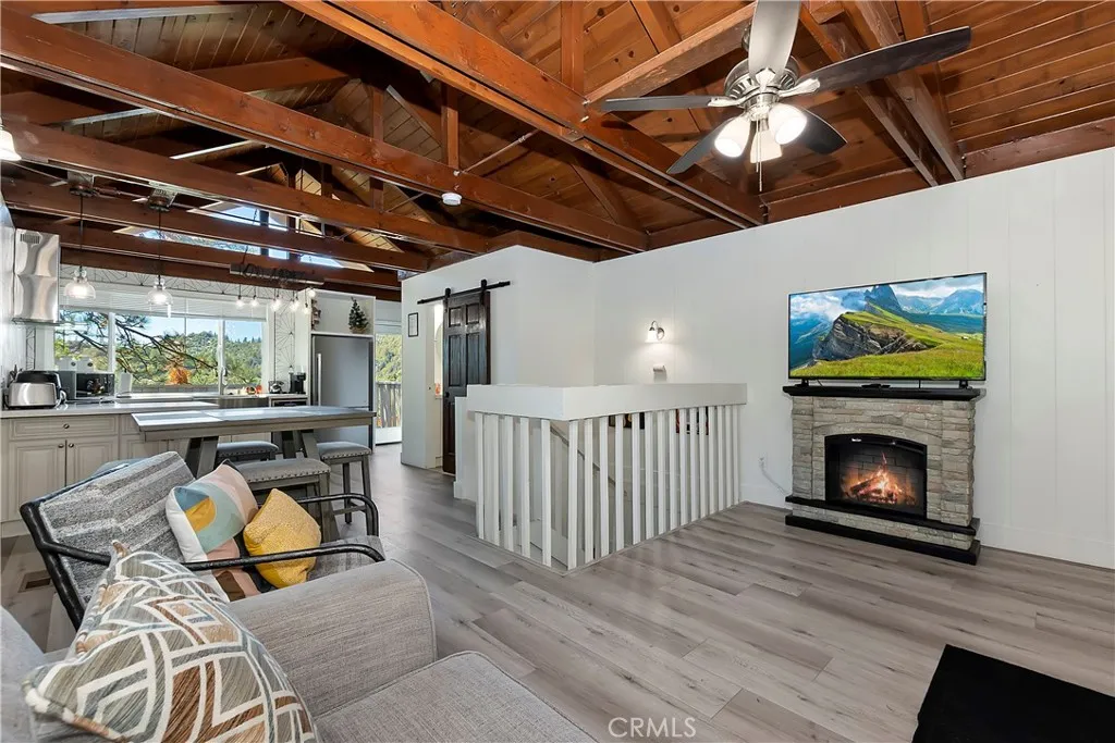 33026 Donner Lane, Arrowbear, California 92382 home-pic-8
