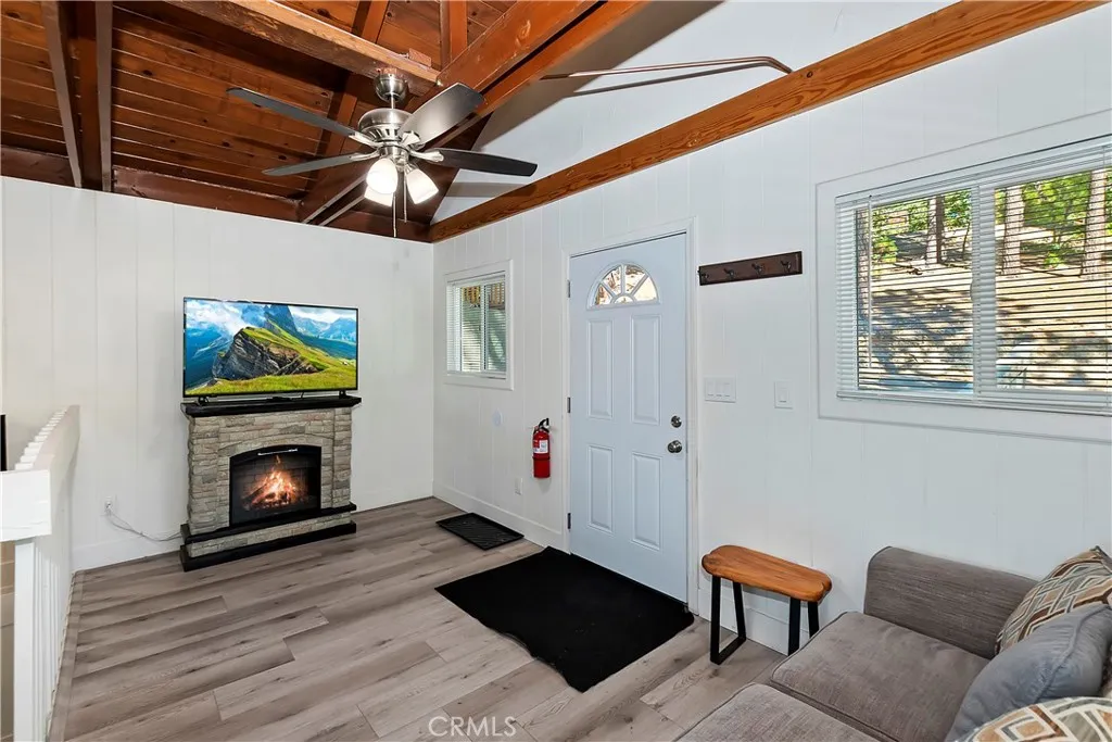 33026 Donner Lane, Arrowbear, California 92382 home-pic-10