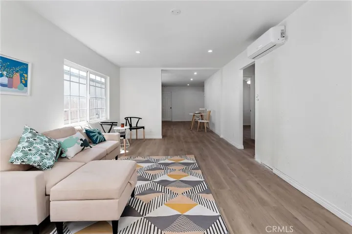 Living area back unit