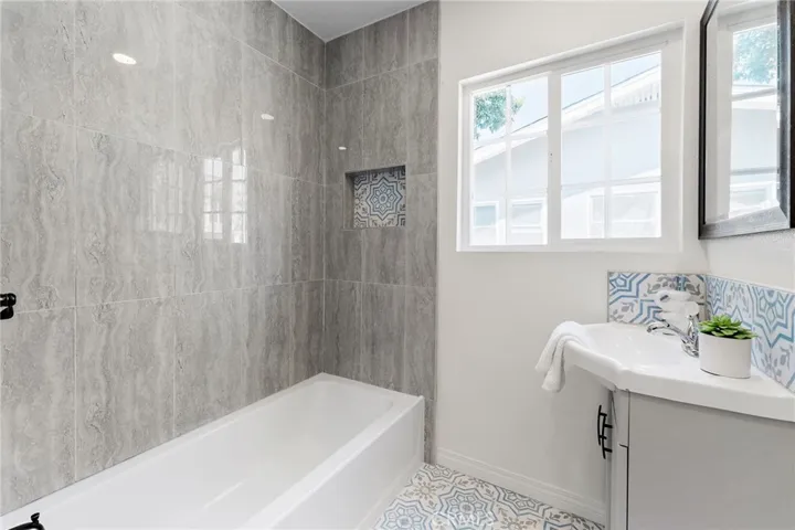 Front Unit bathroom