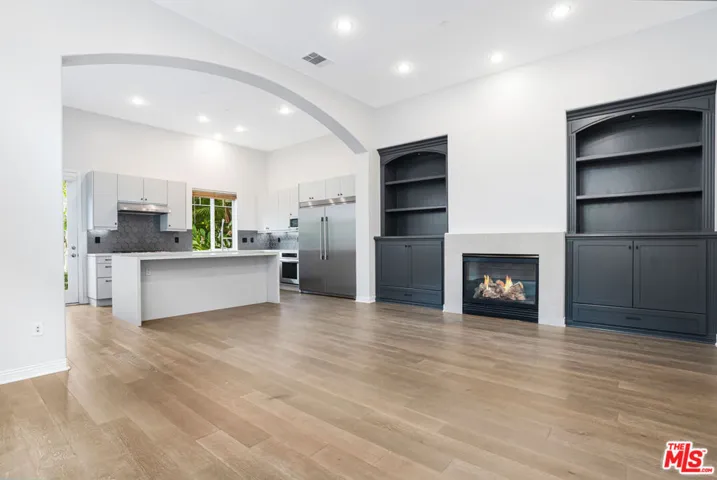 5862 Kiyot Way Unit 2, Playa Vista, California 90094