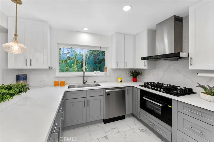 28502 Lomo Drive, Rancho Palos Verdes, California 90275