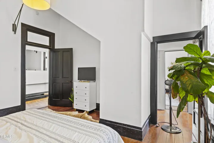 825 E Front St bed 2