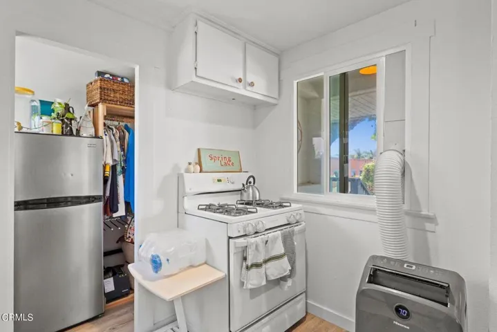 827 E Front St kitchen