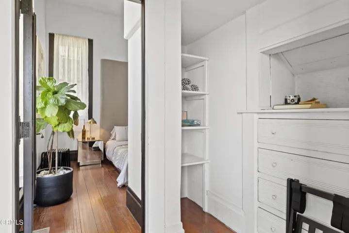 825 E Front St bed 1 closet
