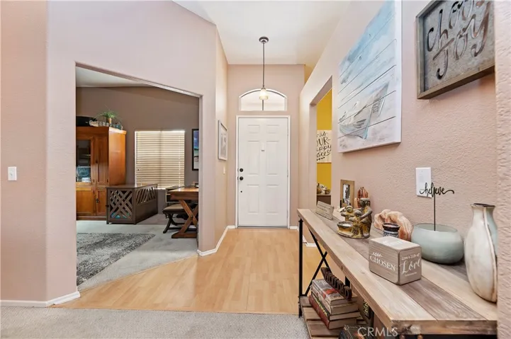 Entry/Foyer