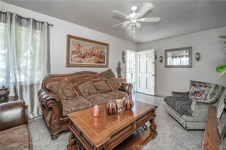 Unit 2 - Livingroom