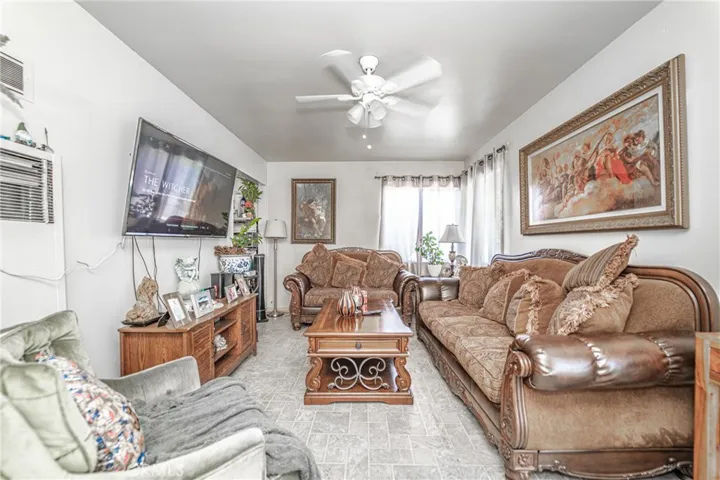 Unit 2 - Livingroom