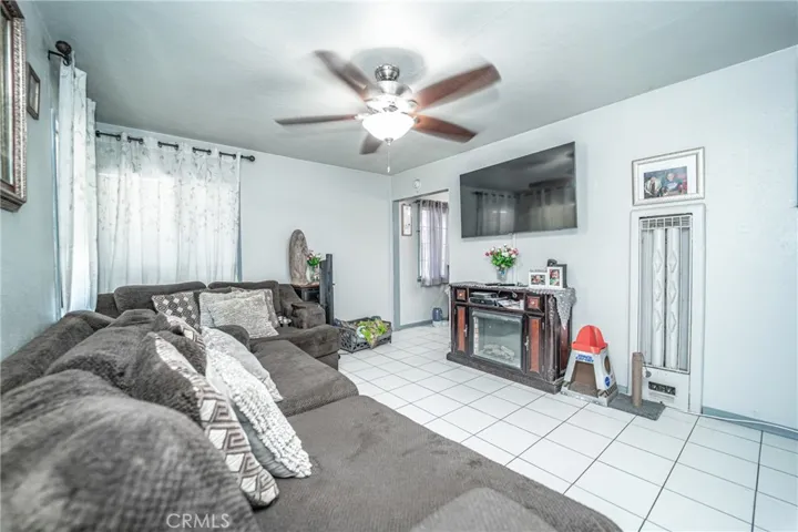 Unit 1 - Livingroom