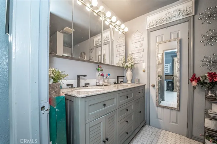 Unit 1 - Bathroom 1