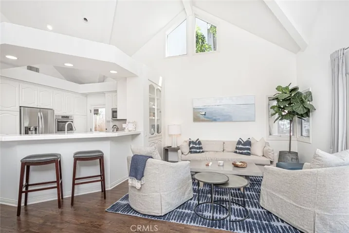 124 Garnet Avenue, Newport Beach, California 92662
