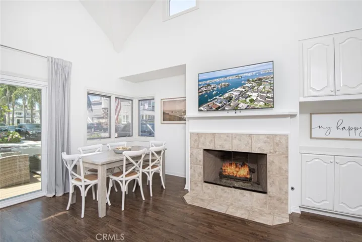 124 Garnet Avenue, Newport Beach, California 92662