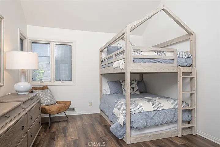 124 Garnet Avenue, Newport Beach, California 92662