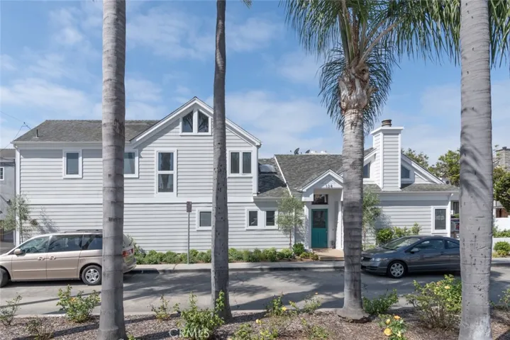 124 Garnet Avenue, Newport Beach, California 92662
