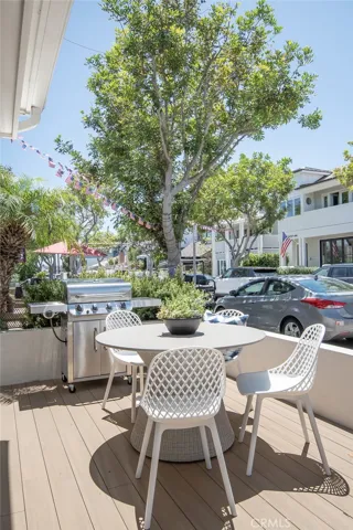 124 Garnet Avenue, Newport Beach, California 92662