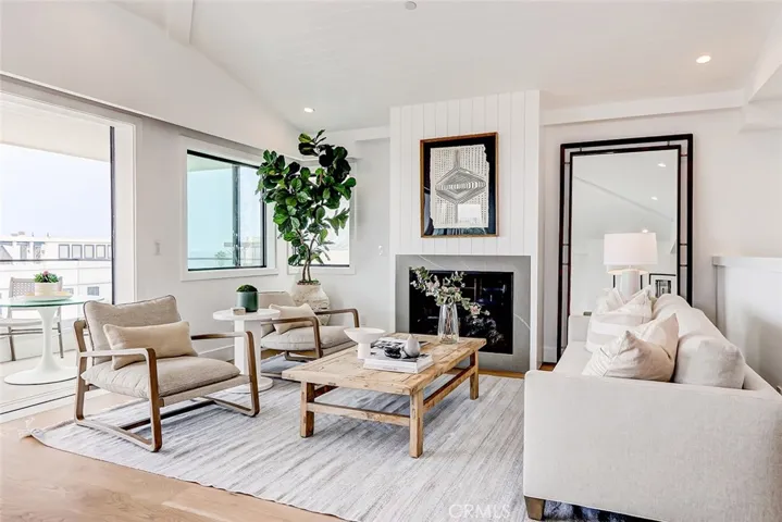 412 Manhattan Ave, Manhattan Beach, California 90266