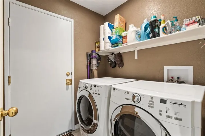 24-80595 Willow Ln-21