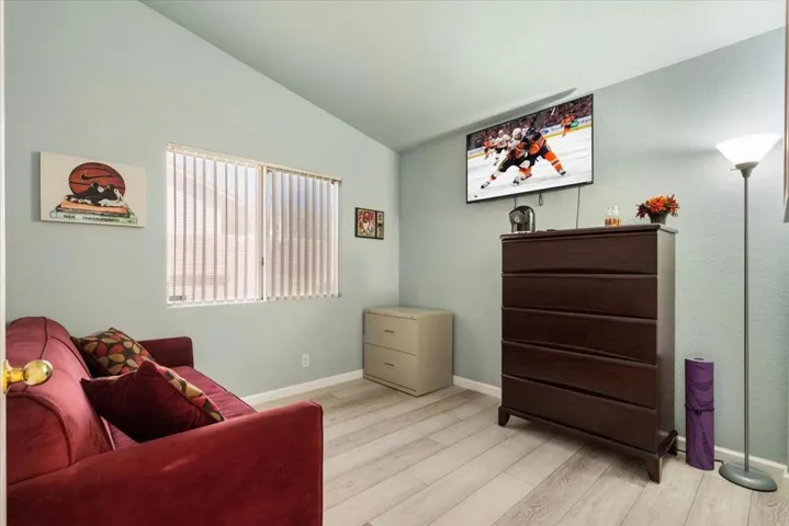 21-80595 Willow Ln-22